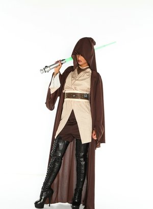 18 year old girl Ella Woods nudes on a vibrator after slowly removing clothing